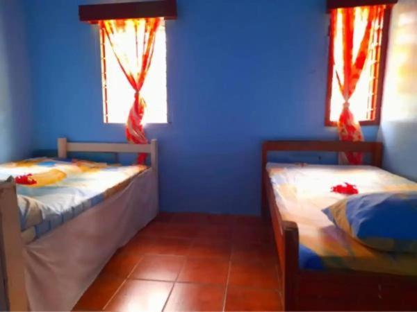 Mana Lagoon Backpackers Экстерьер фото